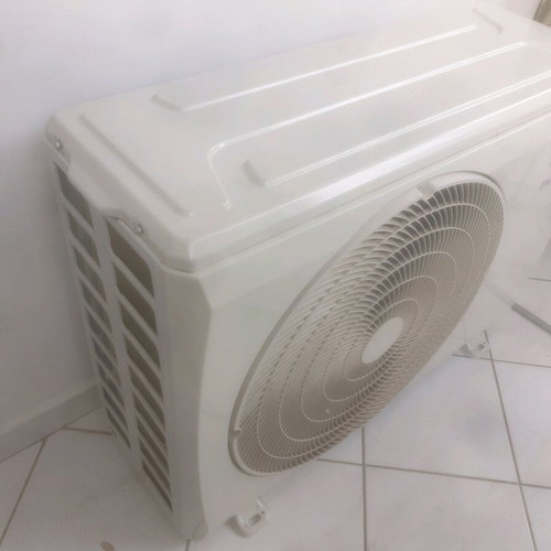 Carrier Air-Condition 24000 BTU like new