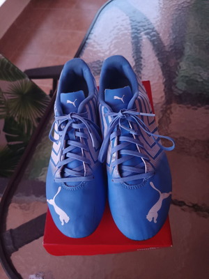 Puma football shoes FG used, size 43, white and blue