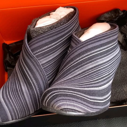 United Nude No37 gray shoes with 8cm heel like new