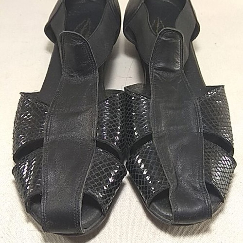 Flat shoes black T-Strap with cutouts size 41 like new