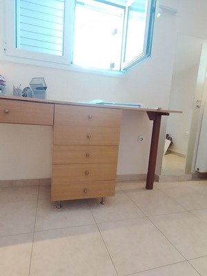 Desk with 5 drawers