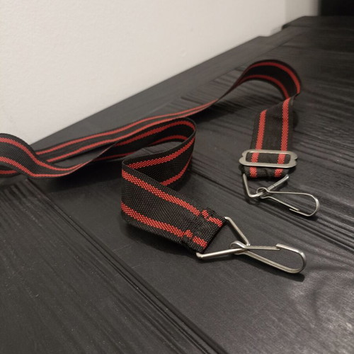 Adjustable fabric shoulder strap 95cm, black with red stripes