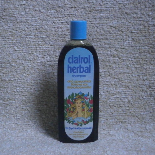 Clairol Herbal Shampoo 300 ml new without box