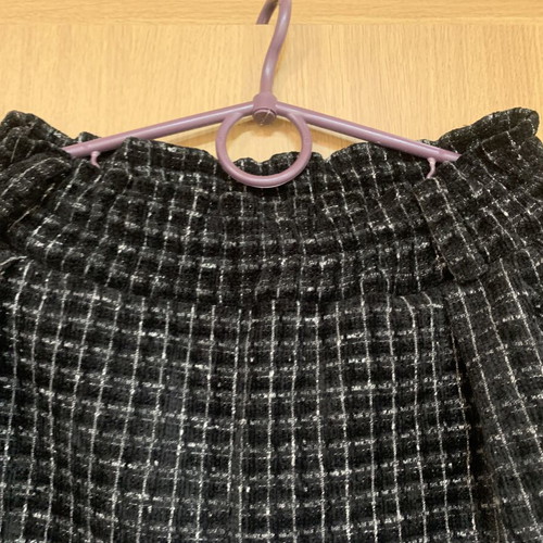 Women's checked pants with elastic waist, like new, black and white