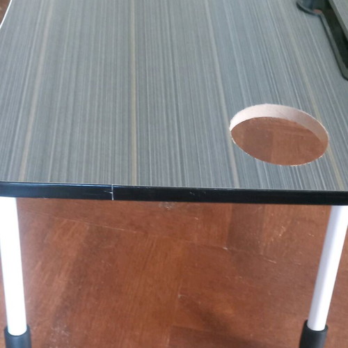 Folding table like new for work and dining
