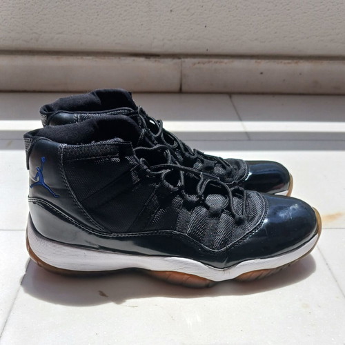 Space Jam 11 Style Basketball Shoes like new