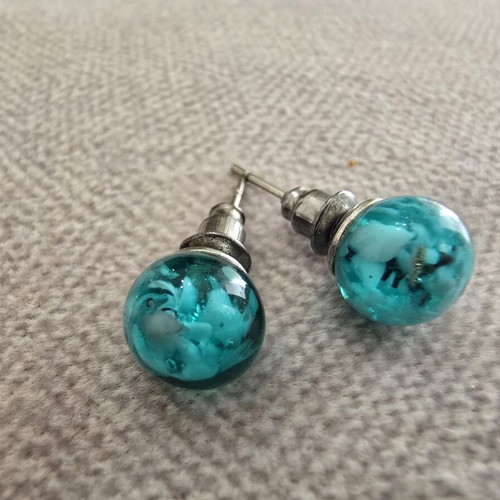 Stud earrings with turquoise glass resin balls