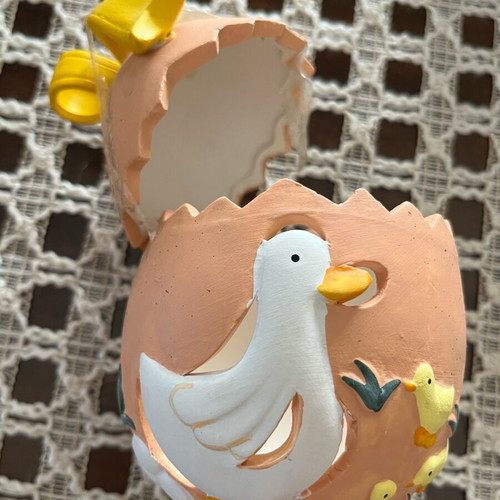Ceramic Easter vases like new, 16x7cm each