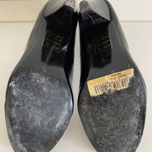 Migato black patent leather pumps size 38 like new