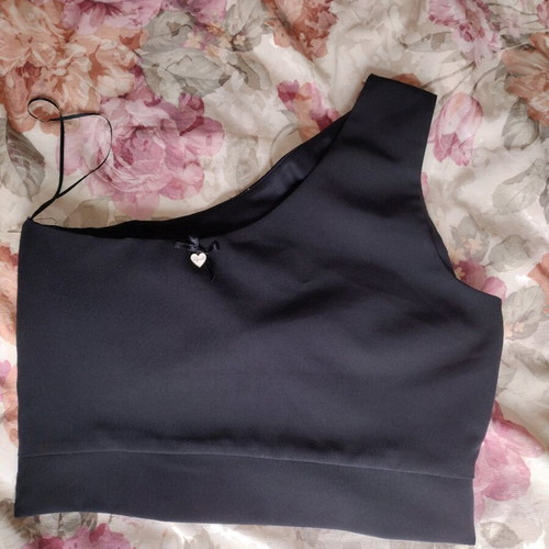 Lynne asymmetrical super sexy top like new, black, size XL