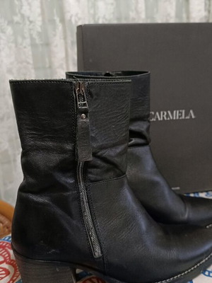Carmela Footwear leather ankle boots like new, size 39, black