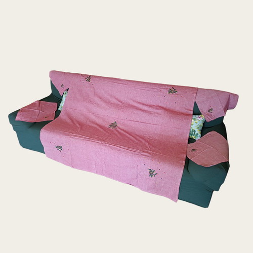 Tablecloth and 4 Christmas napkins set used, pink