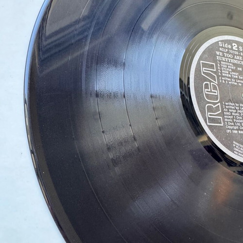 Eurythmics We Too Are One LP like new, pop