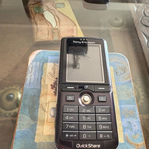 Sony Ericsson QuickShare phone like new, fully functional