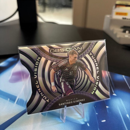 Santiago Gimenez 2023-24 Panini Obsidian Tunnel Vision Electric Etch Purple card like new