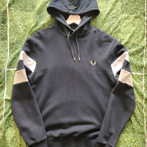 Fred Perry Tipped Navy Sleeve Hoodie like new, size M