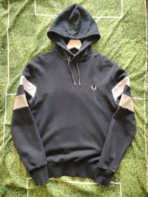 Fred Perry Tipped Navy Sleeve Hoodie like new, size M