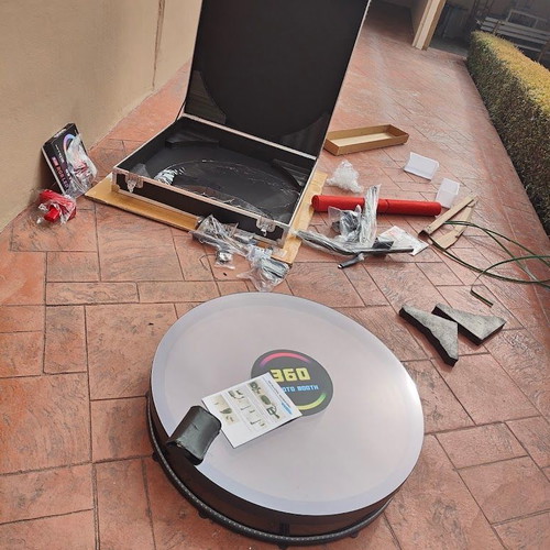 360 Video/Photo Booth 100cm Glass like new with accessories