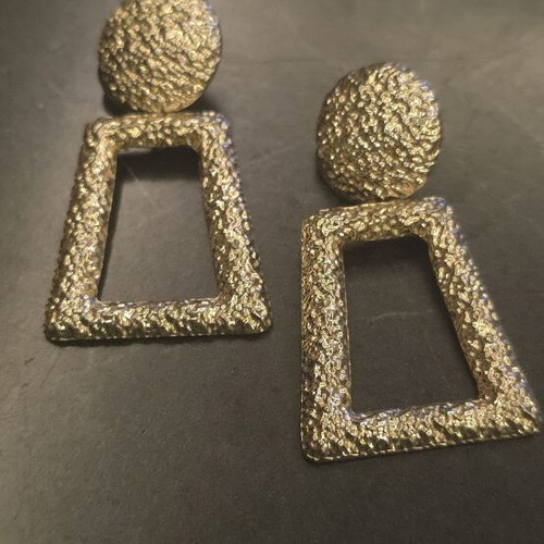 Earrings like new, stainless steel gold color