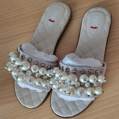 Keep Fred leather sandals with pearls and quilted details, new size 40