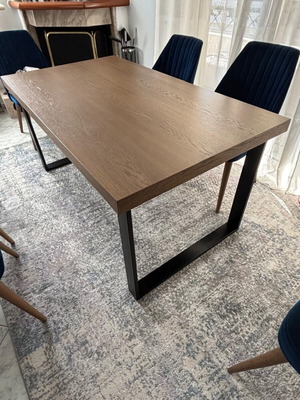 Table 1.6m Rigas Furniture walnut with black metal legs like new