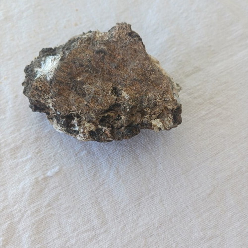 Emery rock new, ideal for sharpening knives and scissors