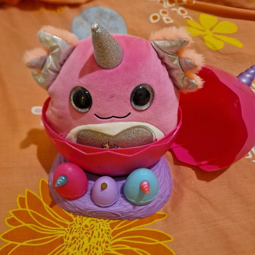 Rainbowcorns Eggzania plush like new with egg case and 3 small eggs