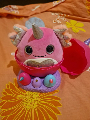Rainbowcorns Eggzania plush like new with egg case and 3 small eggs
