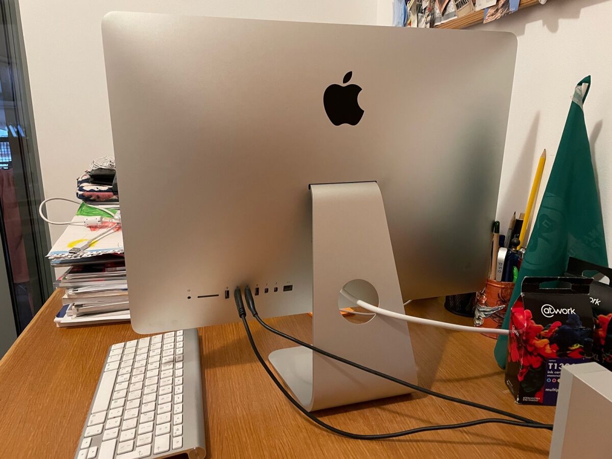 iMac 21.5 inch late 2013 like new - € 450,00 - Vendora.cy