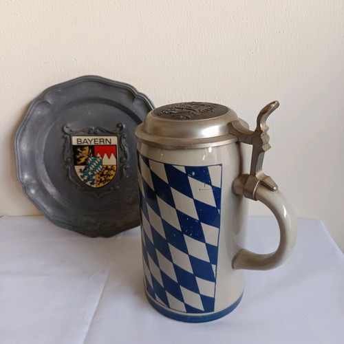 Porcelain beer mug 1 liter and decorative plate used