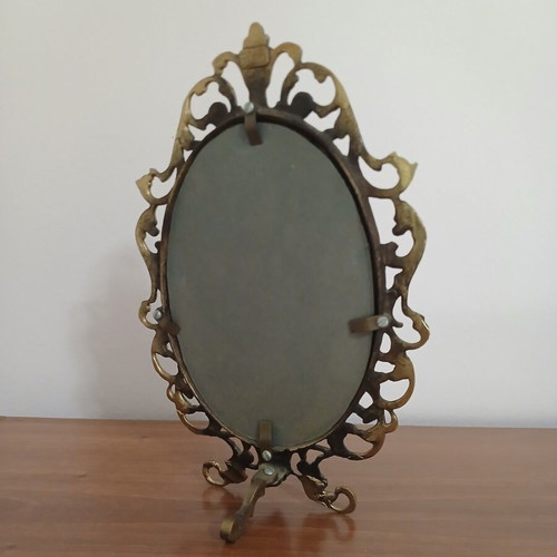 Vintage bronze frame like new with lace design