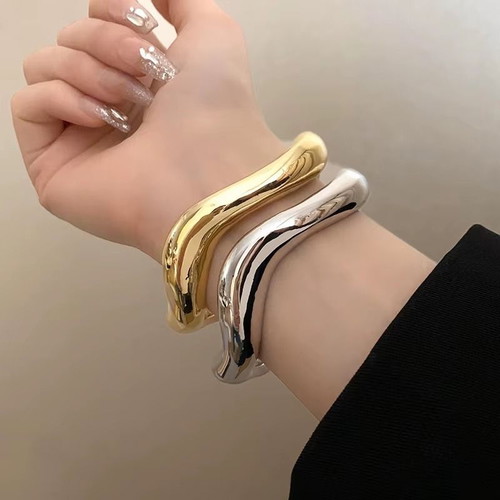 Vintage metal bracelet European style new, gold and silver