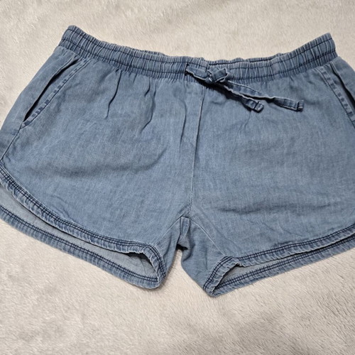 Denim shorts size M like new