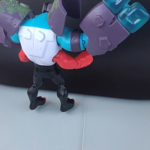 Omni-Enhanced Four Arms Ben Ten figure like new