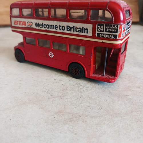 Vintage metal bus made in Britain used, 12 cm long