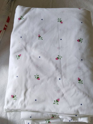 Set of 2 bed sheets and 2 pillowcases new