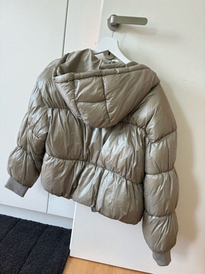 H&M Puffer Cropped Jacket size S, like new, gold