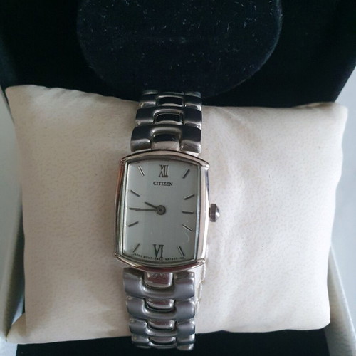 Citizen women's watch new, elegant