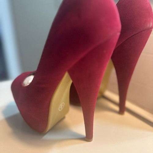 Follow Me Red Peep Toe Pumps Size 39 New