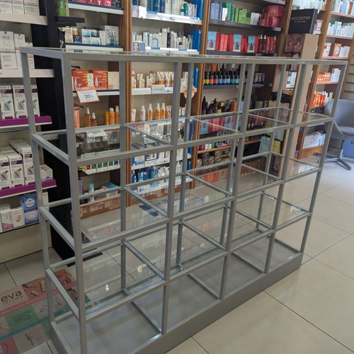 Store shelving unit like new with wheels, heavy construction