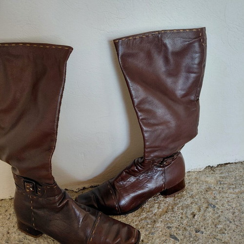 Gianna Kazakou brown winter boots like new, no heel