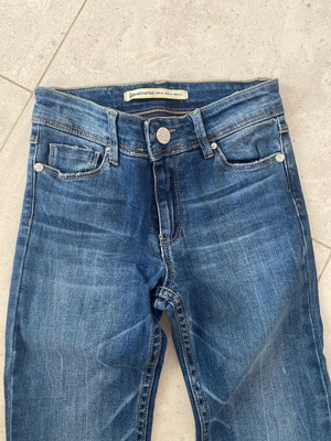 Stradivarius Jeans σαν καινούργια, σκούρο μπλε πλύση, μέγεθος XXS