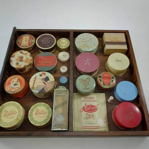 Pre-war powder collection, 23 pieces