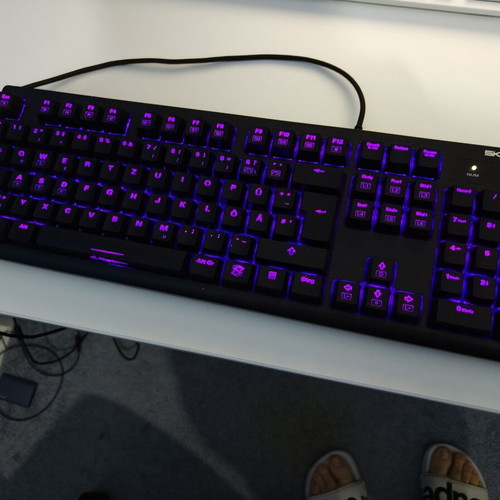 Sharkoon Skiller SGK30 mechanical gaming keyboard with RGB and mouse like new