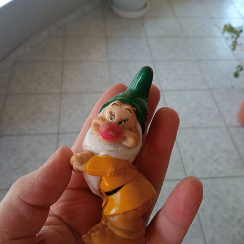 4 Snow White Dwarfs Disney used decorative figures