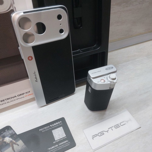 PGYTECH RetroVa Grip Kit for iPhone 17 Pro Max new, graphite black