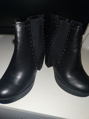 Μποτάκια μαύρα καινούργια, νούμερο 39