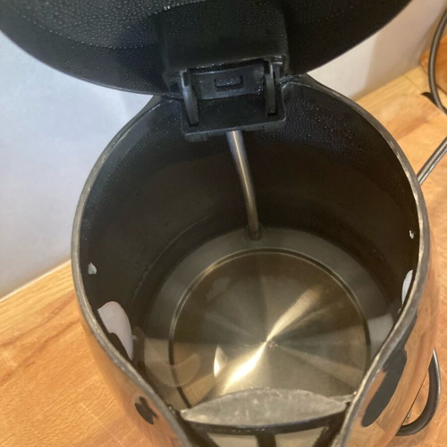 JuroPro 2.0 liter kettle used, black with inox surfaces