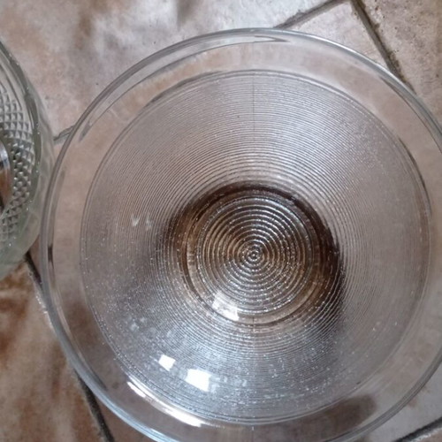 Set of 2 glass salad bowls with 5 champagne glasses