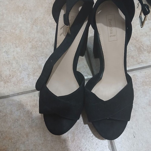 Bershka women's black high-heeled sandals size 40